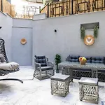 アパートホテル Respiro 4*